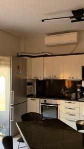 Spacious 2BR in Marousi - 5 min to OAKA & the Mall