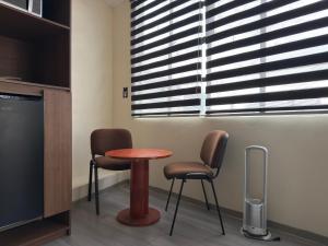 Moderna habitación baño privado TV pet friendly