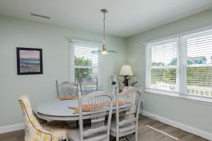 The Sand Ranch by Oak Island Accommodations