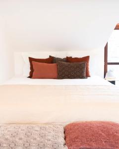 The Penthouse - Shifting Scenery