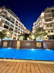 Golden Sands La Mer
