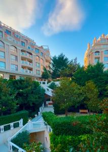 Golden Sands La Mer