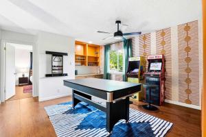 Elegant Escape - Sleeps 14 - Games Pool Fire Pit