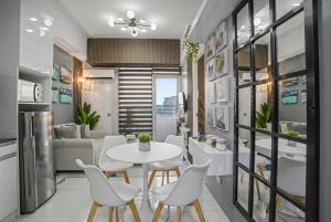 Coastal Modern Mezza Condo Sleeps 8 Near SM