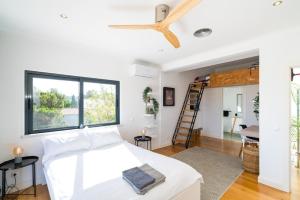 4 Bed 4 bath Villa with Pool & Stunning Sea Views