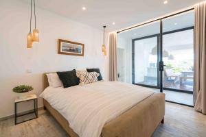 4 Bed 4 bath Villa with Pool & Stunning Sea Views