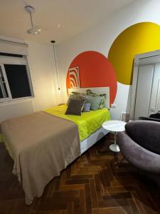 Leblon 2 bedrooms 3 blocks from the beach