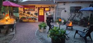 Le "GRAND VOYEUX" STUDIO cosy, avec MEZZANINE - Gîte Indépendant de plain pied avec jardin, barbecue braséro Parking Wifi Netflix