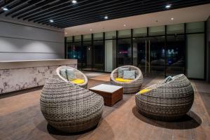 Fully Furnished Urban Oasis FREE Pool Stay