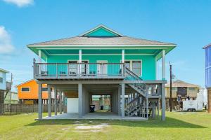 Spacious Home Minutes to Sand