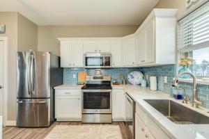 Spacious Home Minutes to Sand