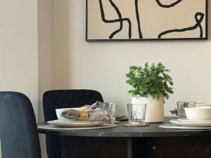 York Road Suites, Suite Three, Free Parking