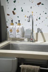 Light & Airy Scandinavian Studio Free Pool Access
