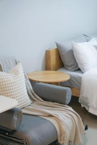 Light & Airy Scandinavian Studio Free Pool Access