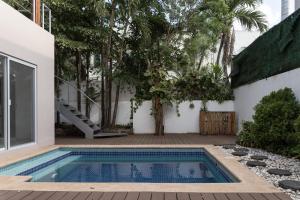 Casa Oko in Downtown Cancun with a Jacuzzi