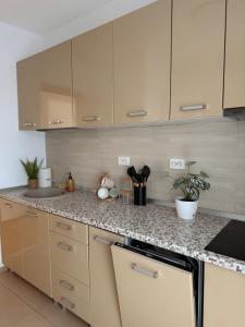 Spacious 2BR Apartment with Balcony & City View