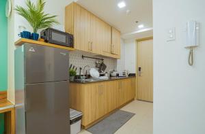 Relaxing Hotel Apartment Stay Near MOA & Airport 2 queen beds sleeps 5-6