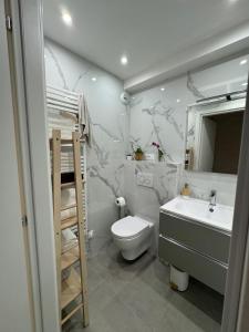 Studio belle vue mer, centre, commodité, plages