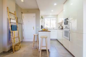 Calahonda Royale Seaview Suite - Happy Rentals