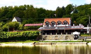 Villa Tópart vendégház