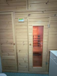 Elegant 3BDs with Sauna Near the Dancing House and Riverside - NP