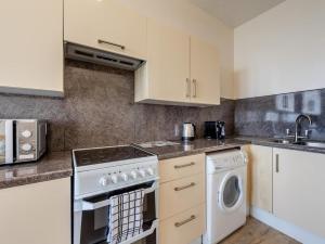 2 Bed in Ilfracombe oc-chyap