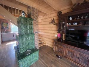 Large house with private garden, right on the lake