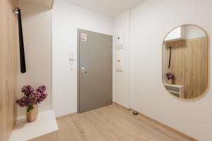 BNB FlyStay Balcony Retreat