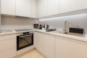 BNB FlyStay Balcony Retreat