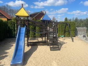 Holiday homes with fireplaces, playground