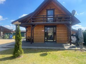 Holiday homes with fireplaces, playground