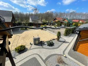 Comfortable holiday cottages right by the lake