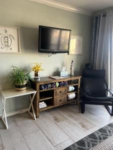Ocean & Pool Views- Cruise Parking-2 Pools- HotTub - GYM - Shoreline Stays 6101