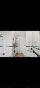 Cozy home near Westgate shopping centre and Royal reserve