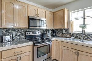 South Padre Island Getaway - Newly Renovated!