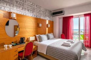 City Life Port Hotel