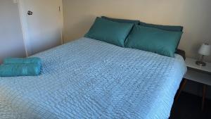 Cozy home near Westgate shopping centre and Royal reserve