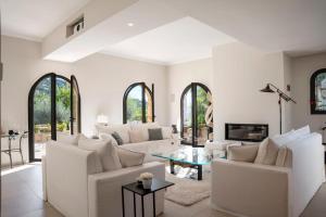 REF 2154 - Provencale Villa to rent Cannes