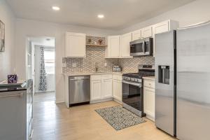 2 Mi to Cherry Creek Trail! Family Home w Patio