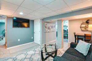 Quaint Forest Heights Unit ~ 9 Mi to Downtown DC