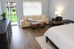 Quiet Studio Near Atrium and Novant Workspace WiFi