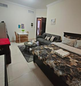 BB Homes - Hall Room