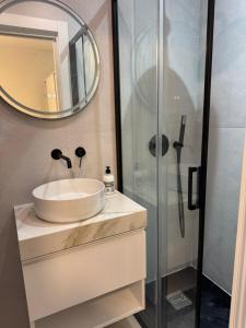 HABITACIONES con BAÑO LOS TILOS - CERCA de ESTACION BUS Y AVE
