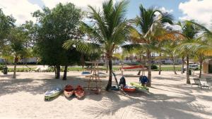 2BR with jacuzziRooftop & golf course view