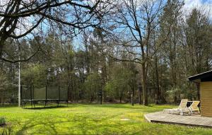 2 Bedroom Beautiful Home In Øster Assels