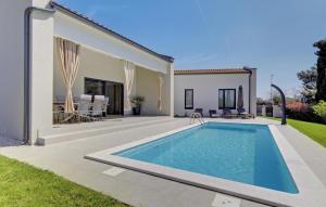 Stunning Home In Fazana