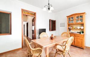3 Bedroom Cozy Home In Oliva