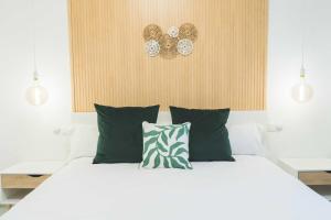 Paraíso Natural en Marbella con Piscina y Parking