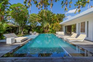 4 BR Villa with pool, central location Seminyak