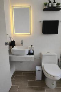 Comfortable apartment with parking near AIFA